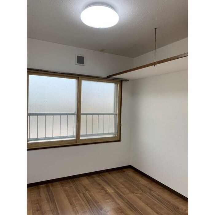 物件内観写真6　(居室)