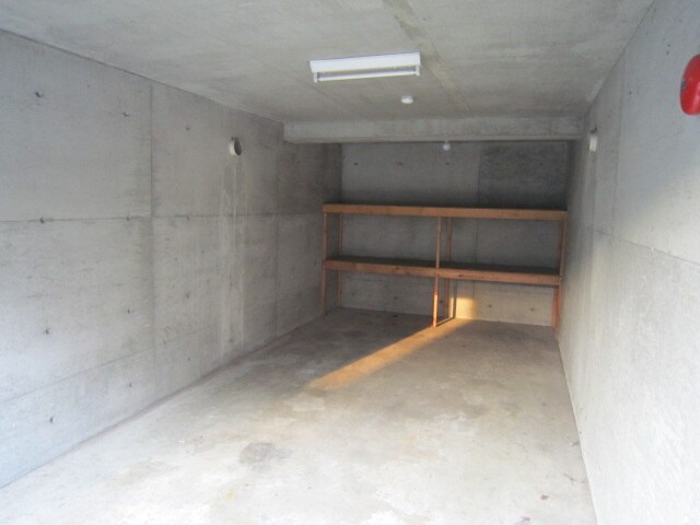 物件外観写真3　(駐車場)