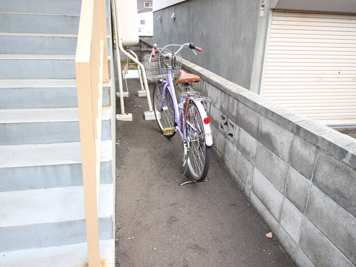 物件外観写真5　(駐輪場)