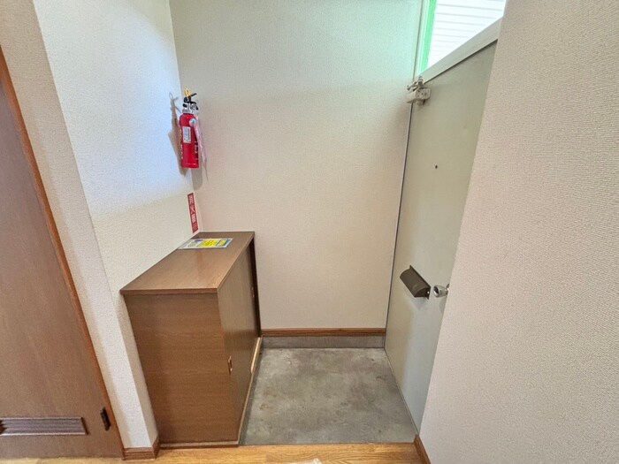 物件内観写真19　(玄関)
