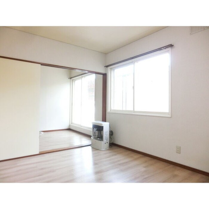 物件内観写真8　(居室)