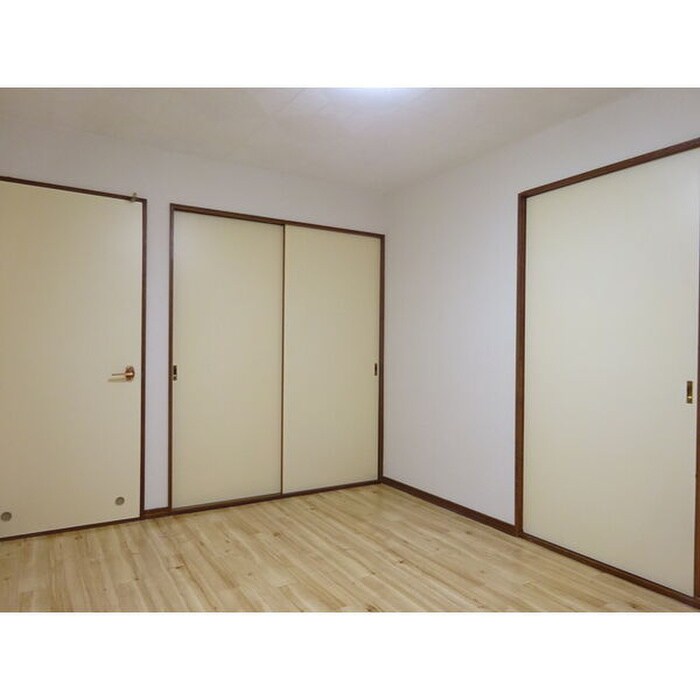 物件内観写真10　(居室)