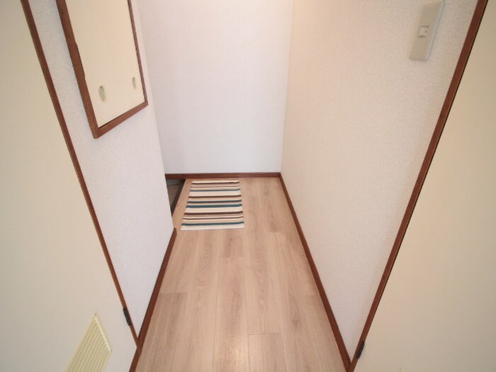 物件内観写真17　(廊下)