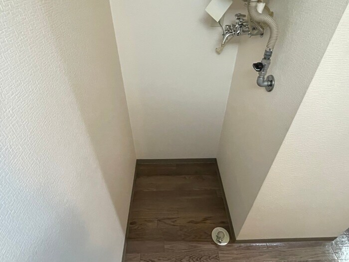 物件内観写真15　(洗濯機置場)