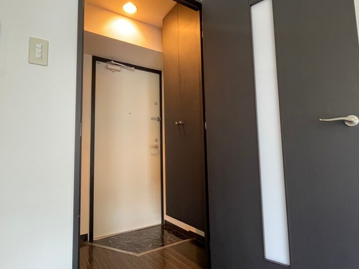 物件内観写真17　(玄関)