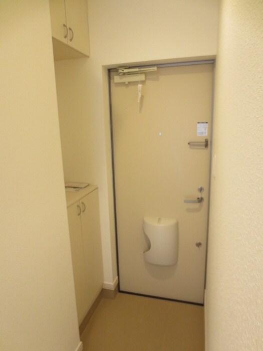 物件内観写真12　(玄関)