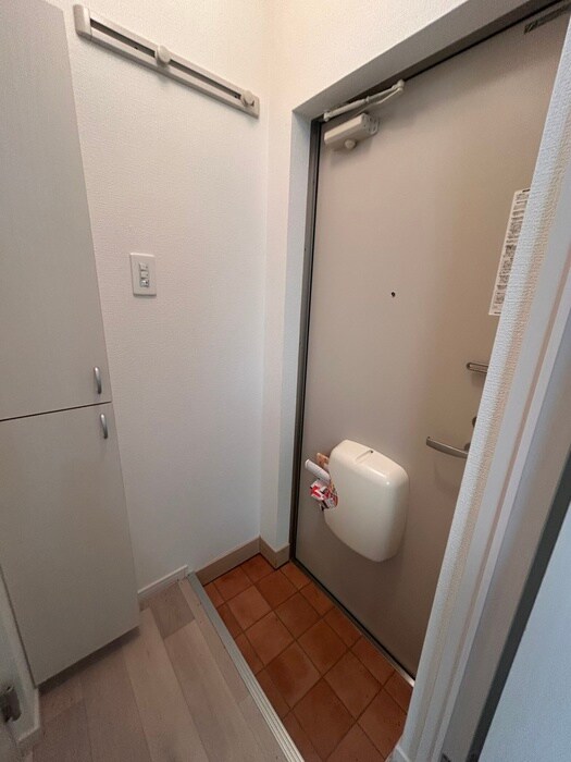 物件内観写真16　(玄関)