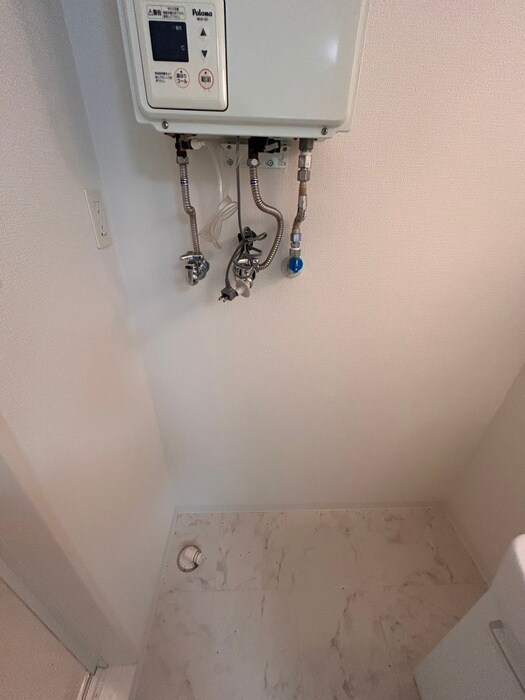 物件内観写真18　(洗濯機置場)