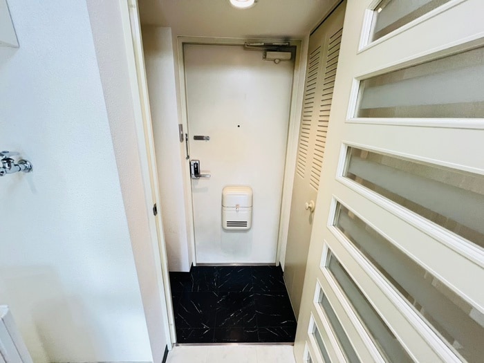 物件内観写真16　(玄関)