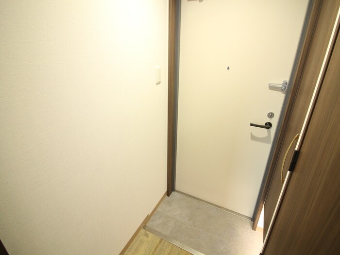 物件内観写真16　(玄関)