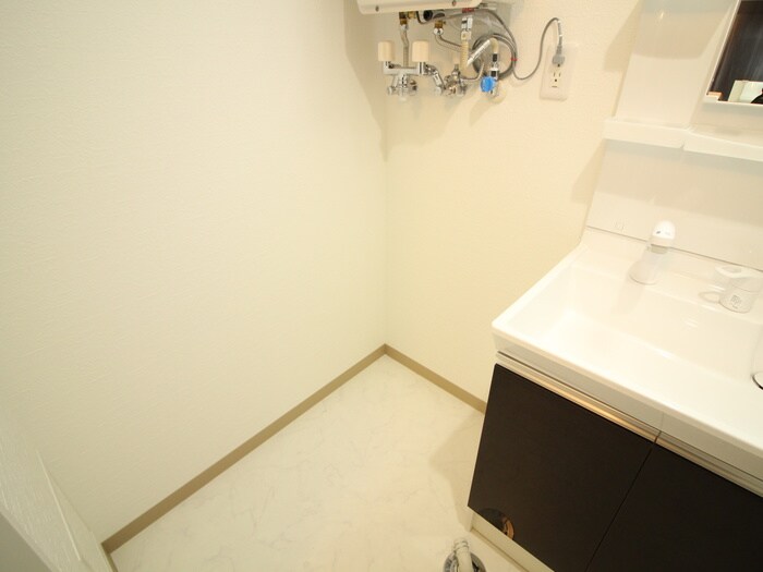 物件内観写真18　(洗濯機置場)