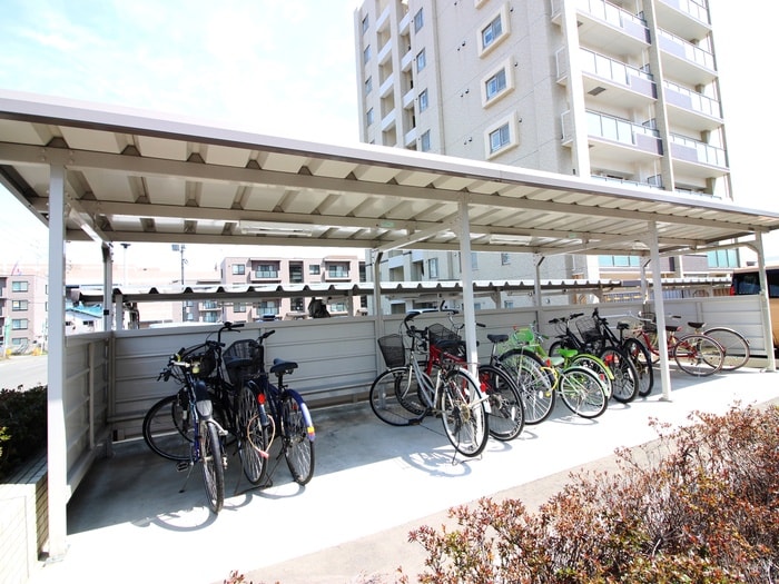 物件外観写真3　(駐輪場)