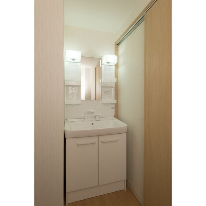 物件内観写真12　(洗面)