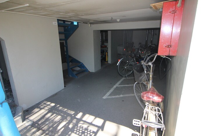 物件外観写真5　(駐輪場)