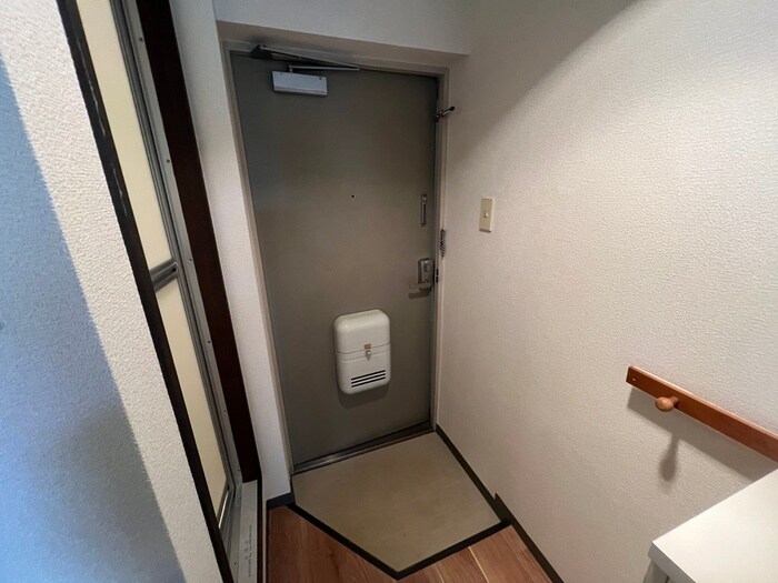物件内観写真15　(玄関)