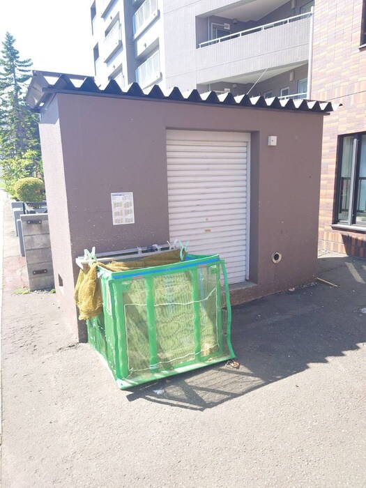 物件外観写真6　(建物設備)