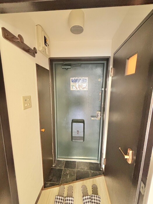 物件内観写真18　(玄関)
