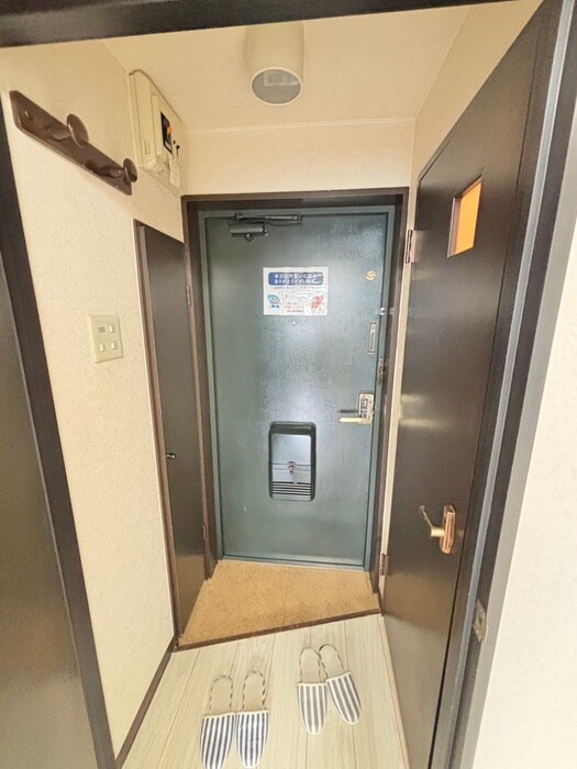 物件内観写真18　(玄関)