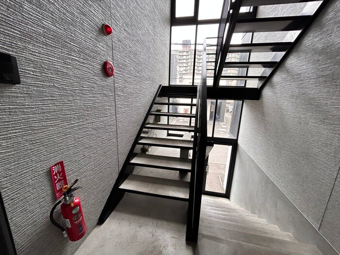 物件外観写真4　(エントランス部分)