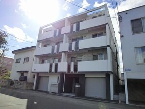 ラパス平岸外観写真