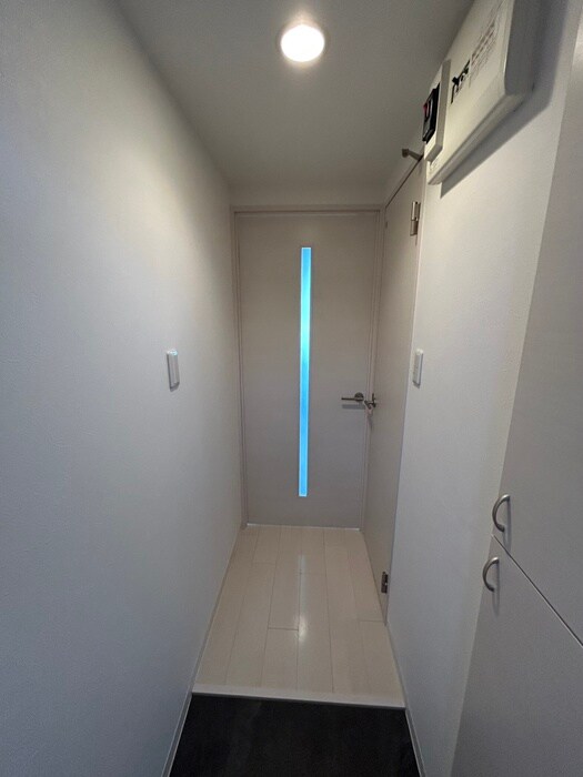 物件内観写真16　(玄関)