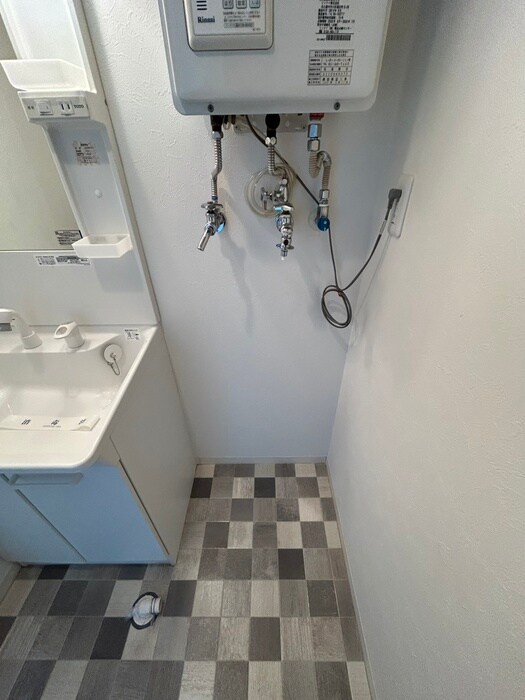 物件内観写真18　(洗濯機置場)