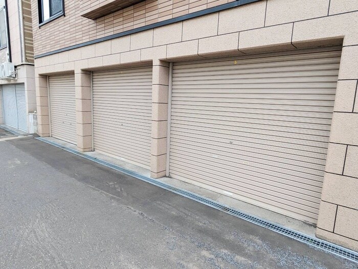 物件外観写真5　(駐車場)