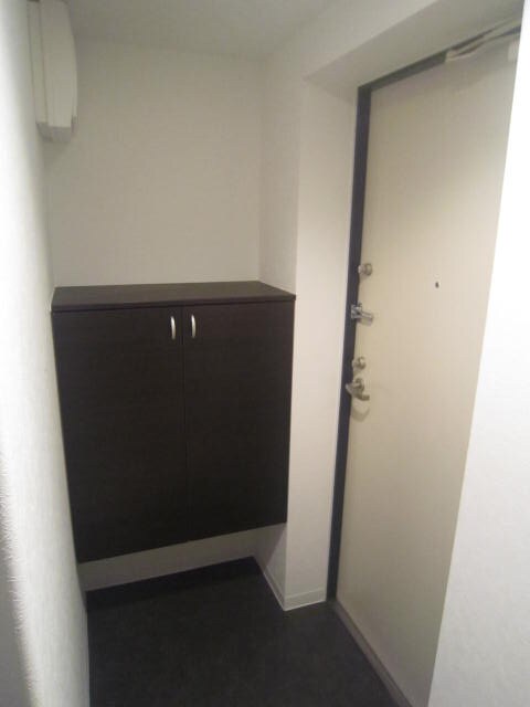 物件内観写真16　(玄関)