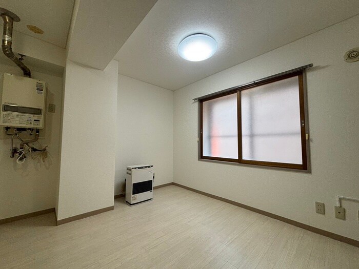 物件内観写真4　(居室)