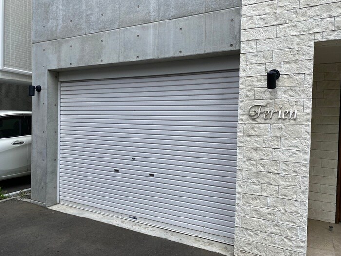 物件外観写真3　(駐車場)