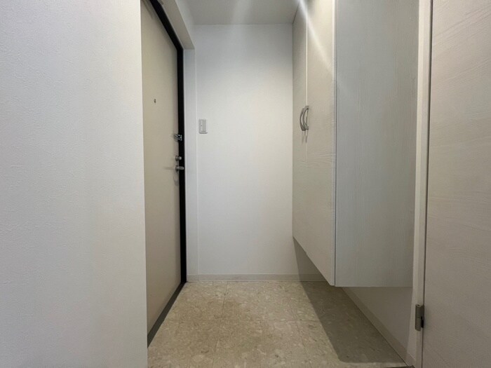 物件内観写真16　(玄関)