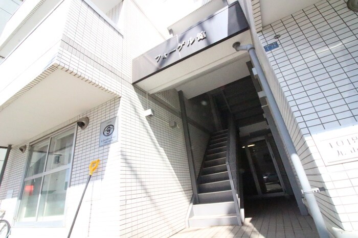 物件外観写真3　(エントランス部分)