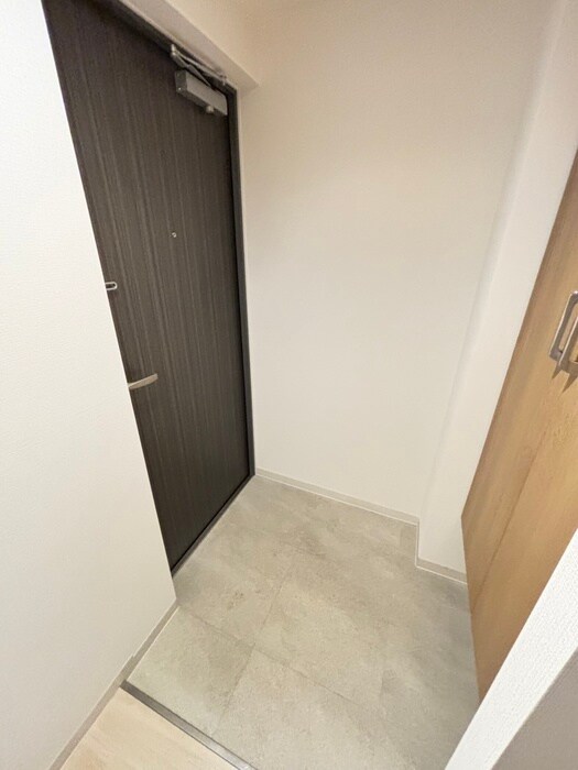 物件内観写真16　(玄関)