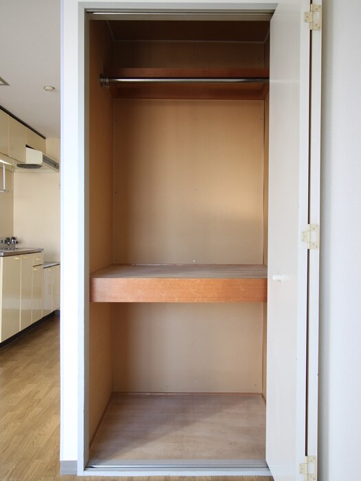 物件内観写真11　(収納)