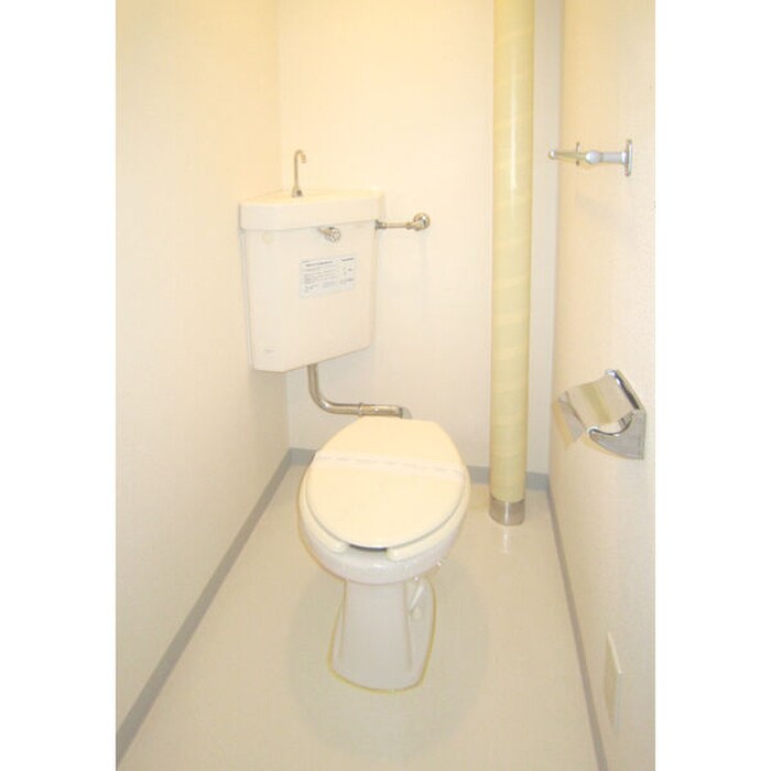 物件内観写真4　(トイレ)