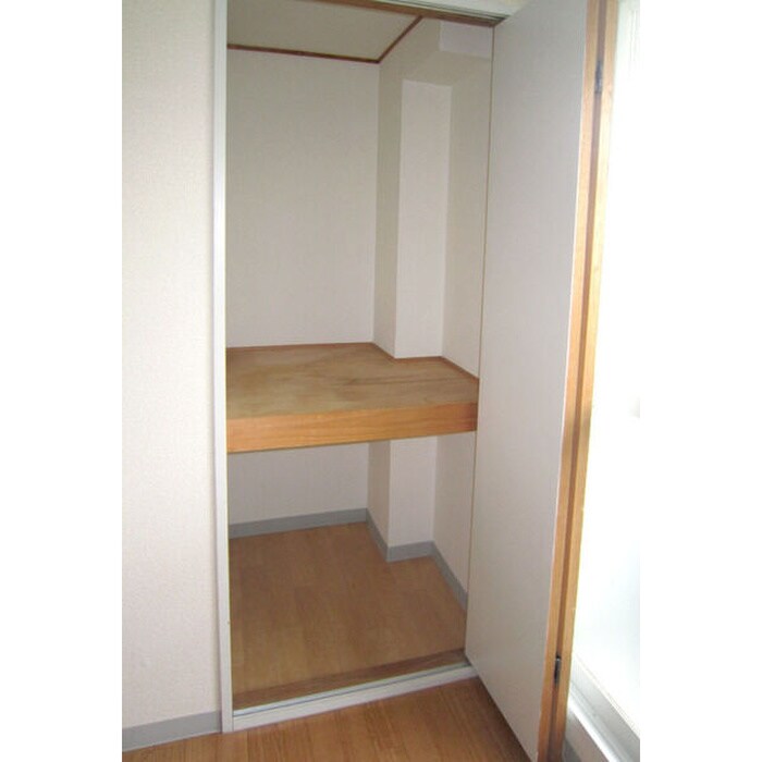 物件内観写真10　(収納)