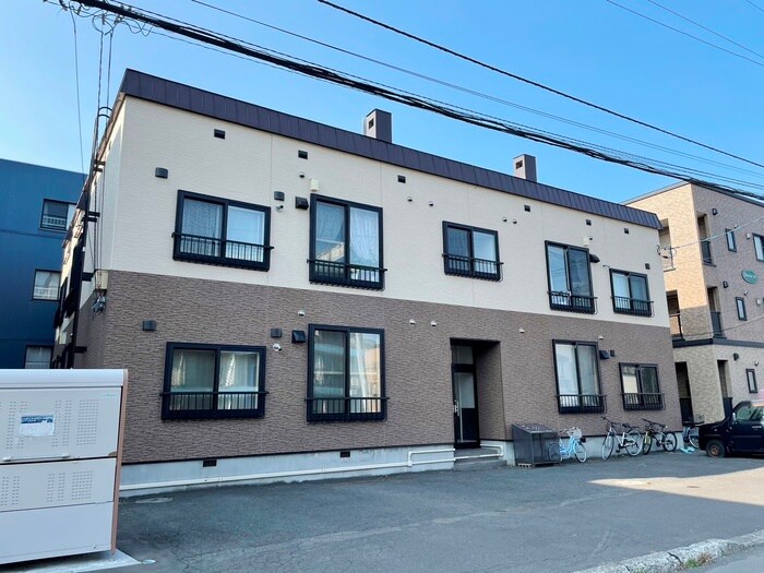 物件外観写真1　(外観写真)