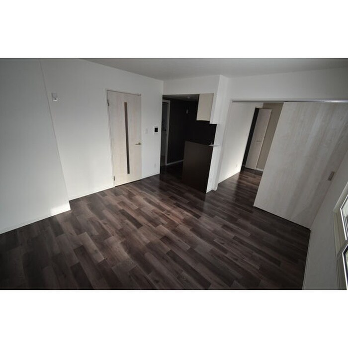 物件内観写真2　(居室)