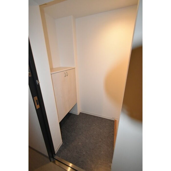 物件内観写真10　(玄関)