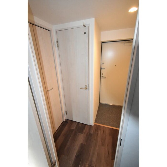 物件内観写真10　(玄関)