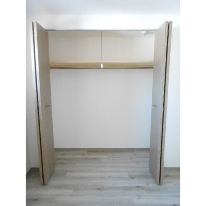 物件内観写真12　(収納)