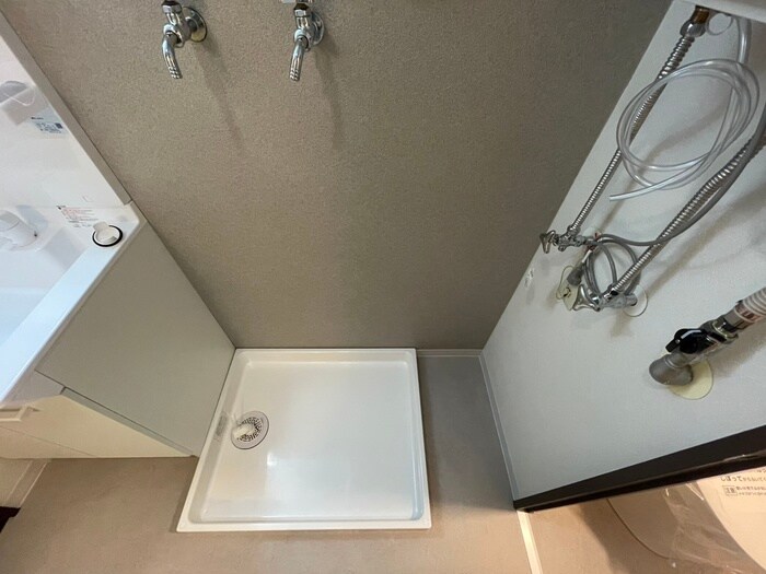 物件内観写真13　(洗濯機置場)