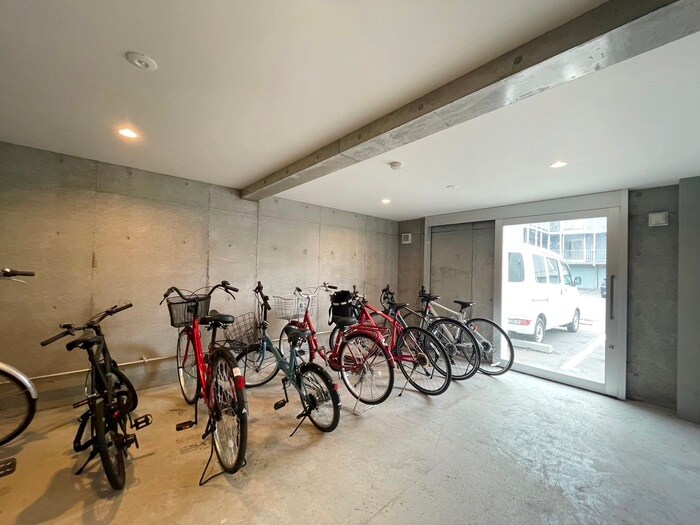 物件外観写真5　(駐輪場)