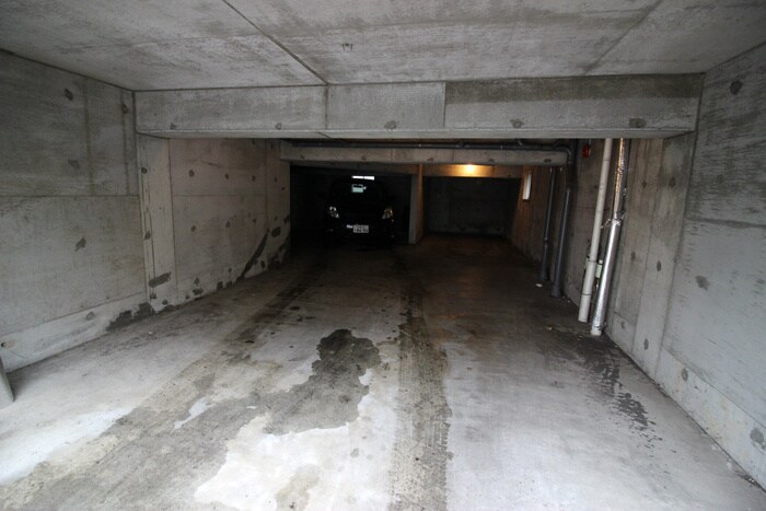 物件外観写真4　(駐車場)