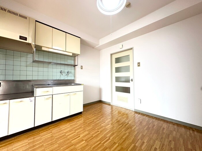 物件内観写真10　(居室)