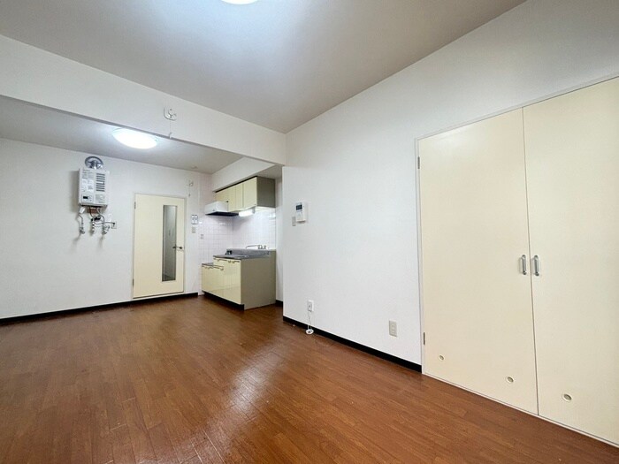 物件内観写真10　(居室)