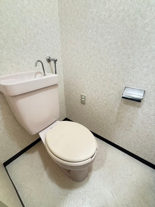 物件内観写真13　(トイレ)