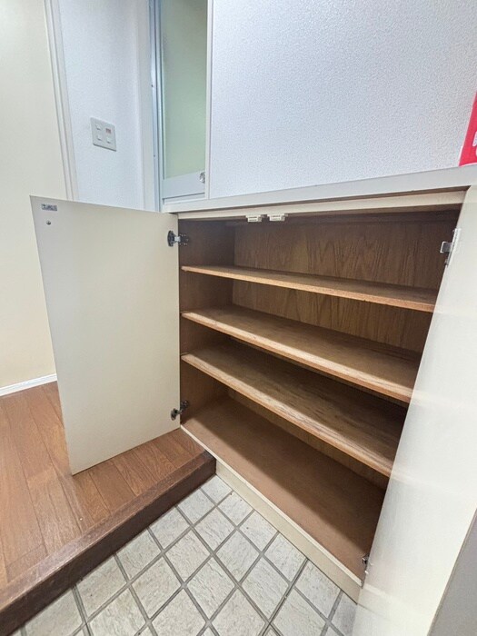 物件内観写真17　(靴箱)