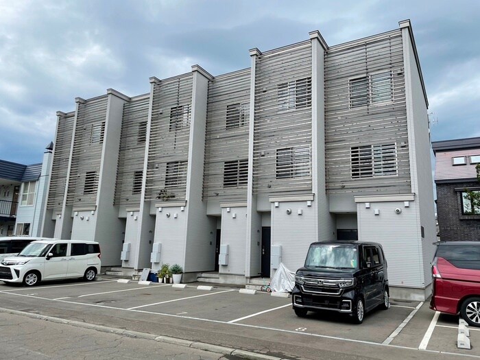 物件外観写真1　(外観写真)