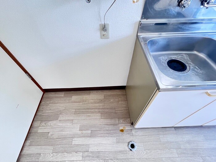 物件内観写真16　(洗濯機置場)